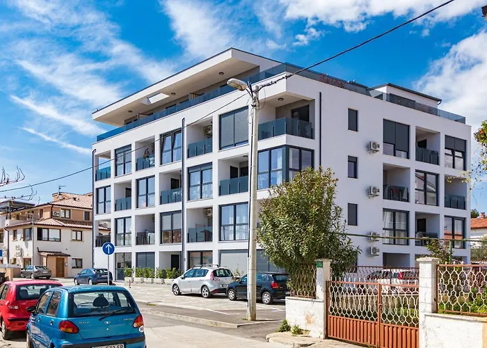Enjoy Pula - New Apt With Terrace And Free Parking Garage