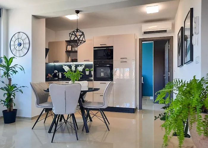 Enjoy Pula - New Apt With Terrace And Free Parking Garage