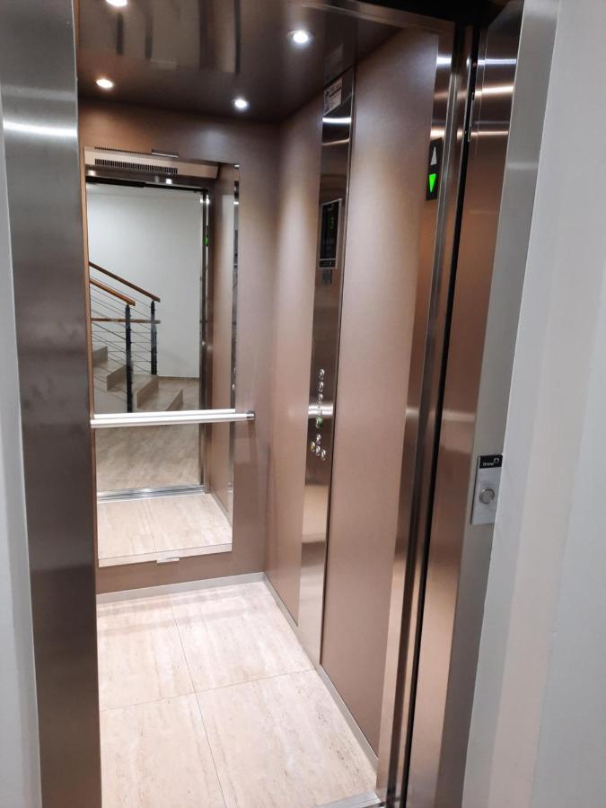 Apartment Enjoy - New With Terrace And Free Parking Garage Pula