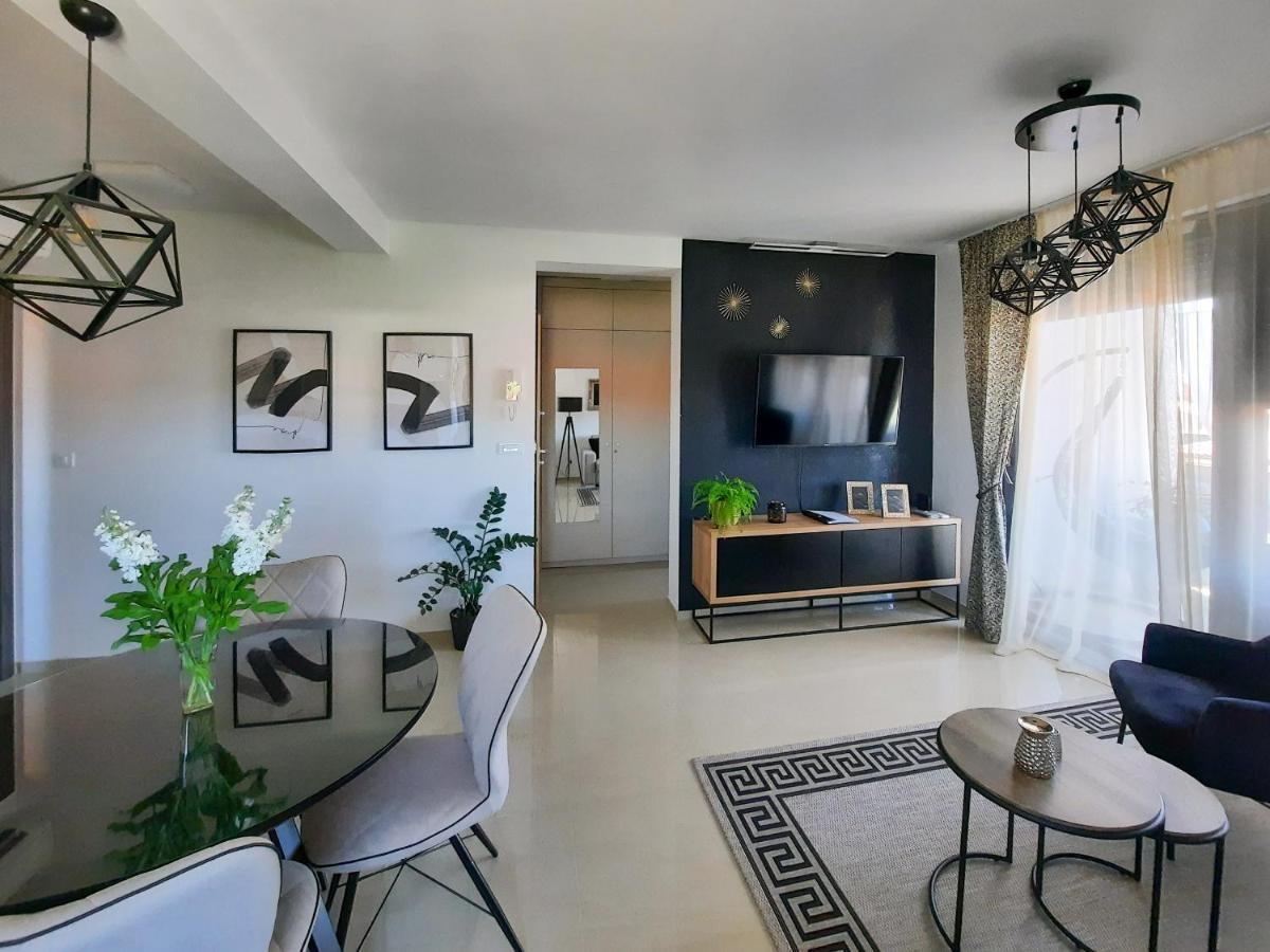 Enjoy - New With Terrace And Free Parking Garage