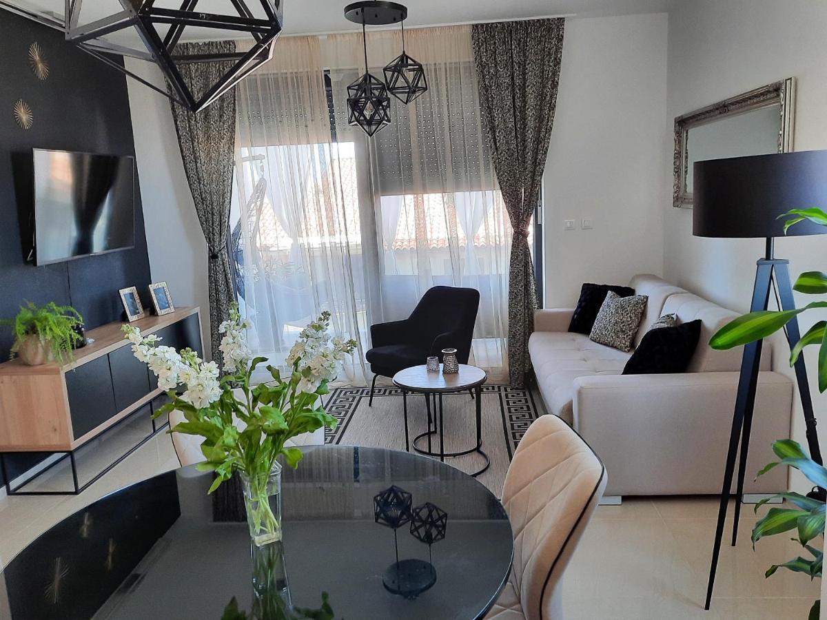 Enjoy - New With Terrace And Free Parking Garage