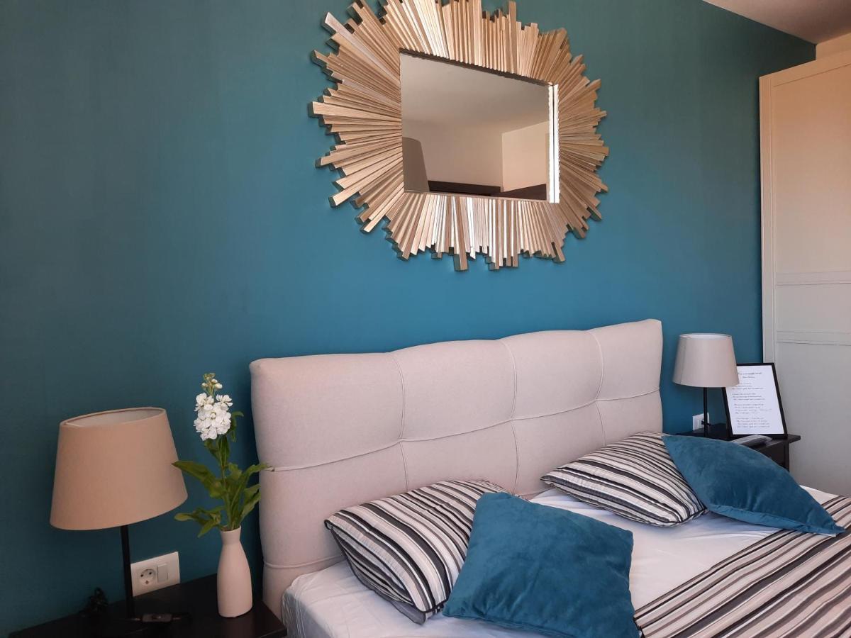 Lägenhet Enjoy - New With Terrace And Free Parking Garage Pula